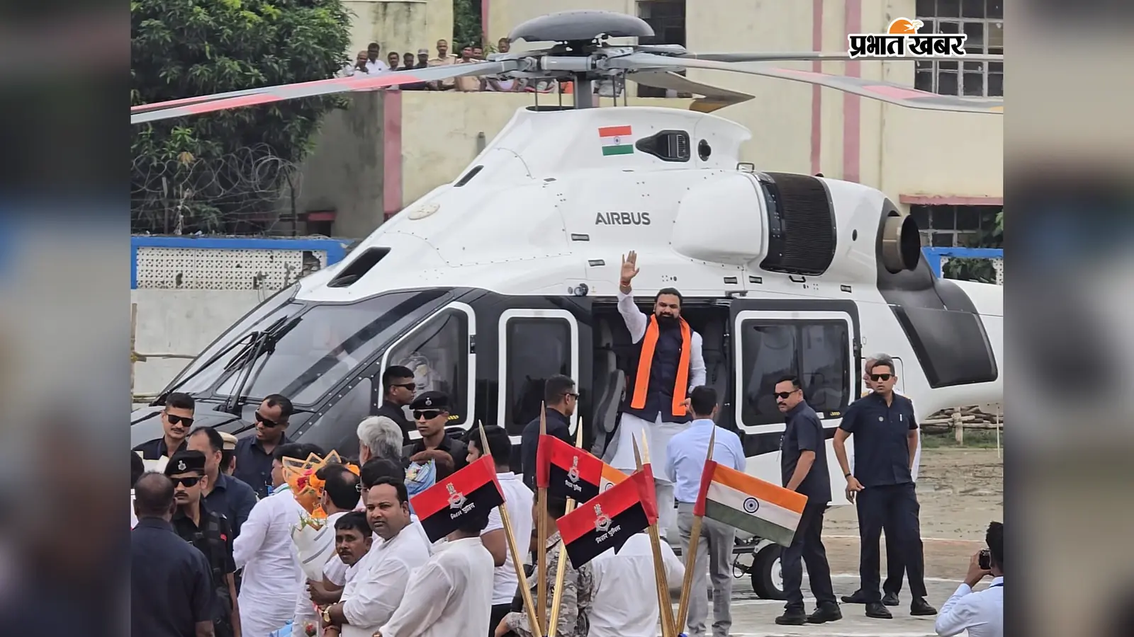 सीएम सम्राट खराब मौसम के बीच हेलिकॉप्टर से हाजीपुर पहुंचे, बारिश के कारण बदला समय