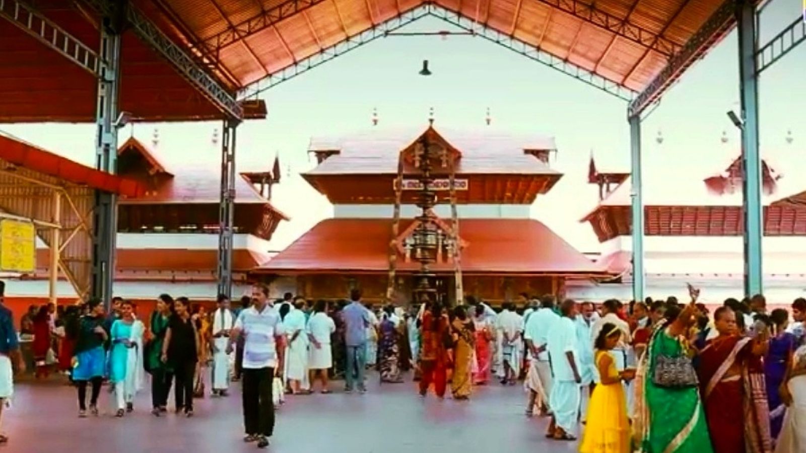 गुरुवायूर मंदिर (PC: Wikipedia)
