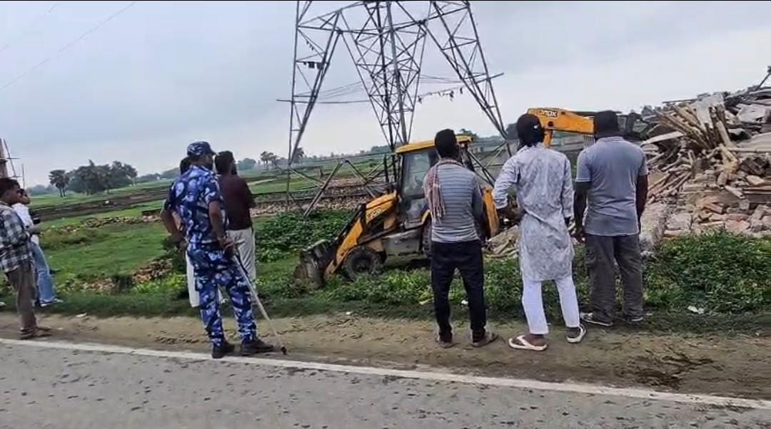 हकपाड़ा श्मशान घाट की 28 कट्ठा सरकारी जमीन अतिक्रमणमुक्त, चला बुलडोजर