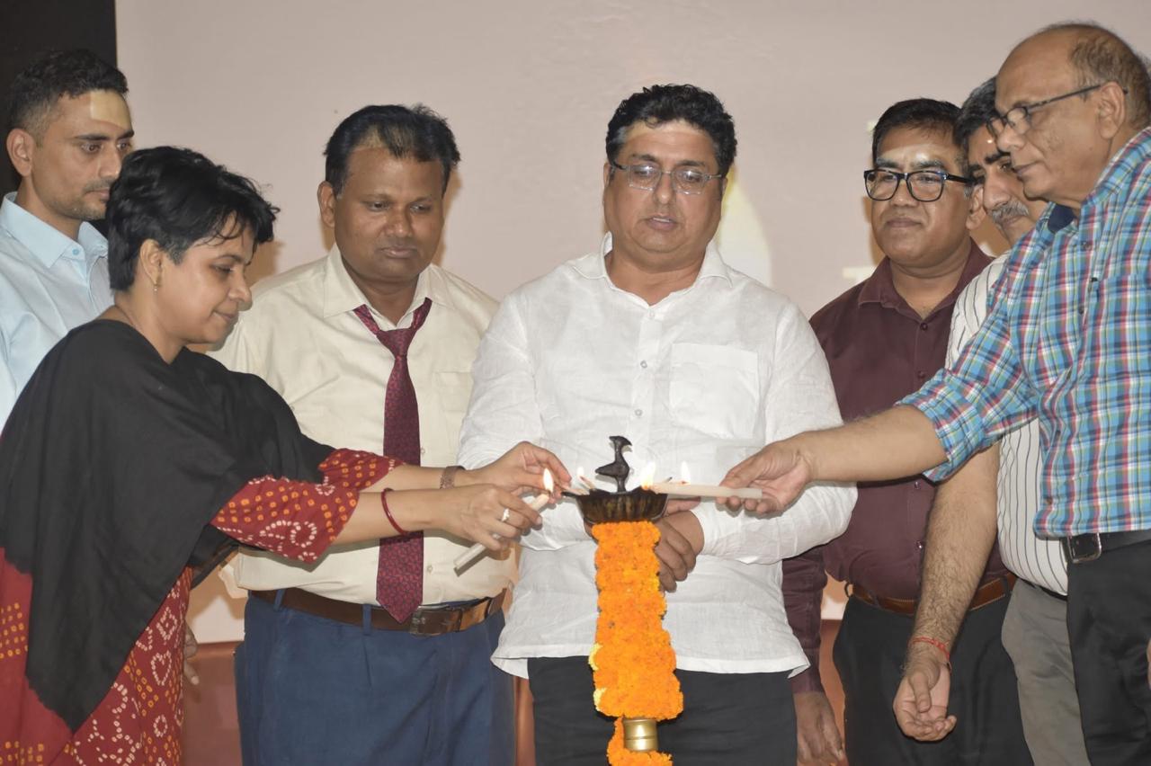 सासाराम में गोपाल नारायण मेडिकल कॉलेज में हृदयाघात पर सीएमई, मेडिकल छात्रों को मिला आधुनिक प्रशिक्षण