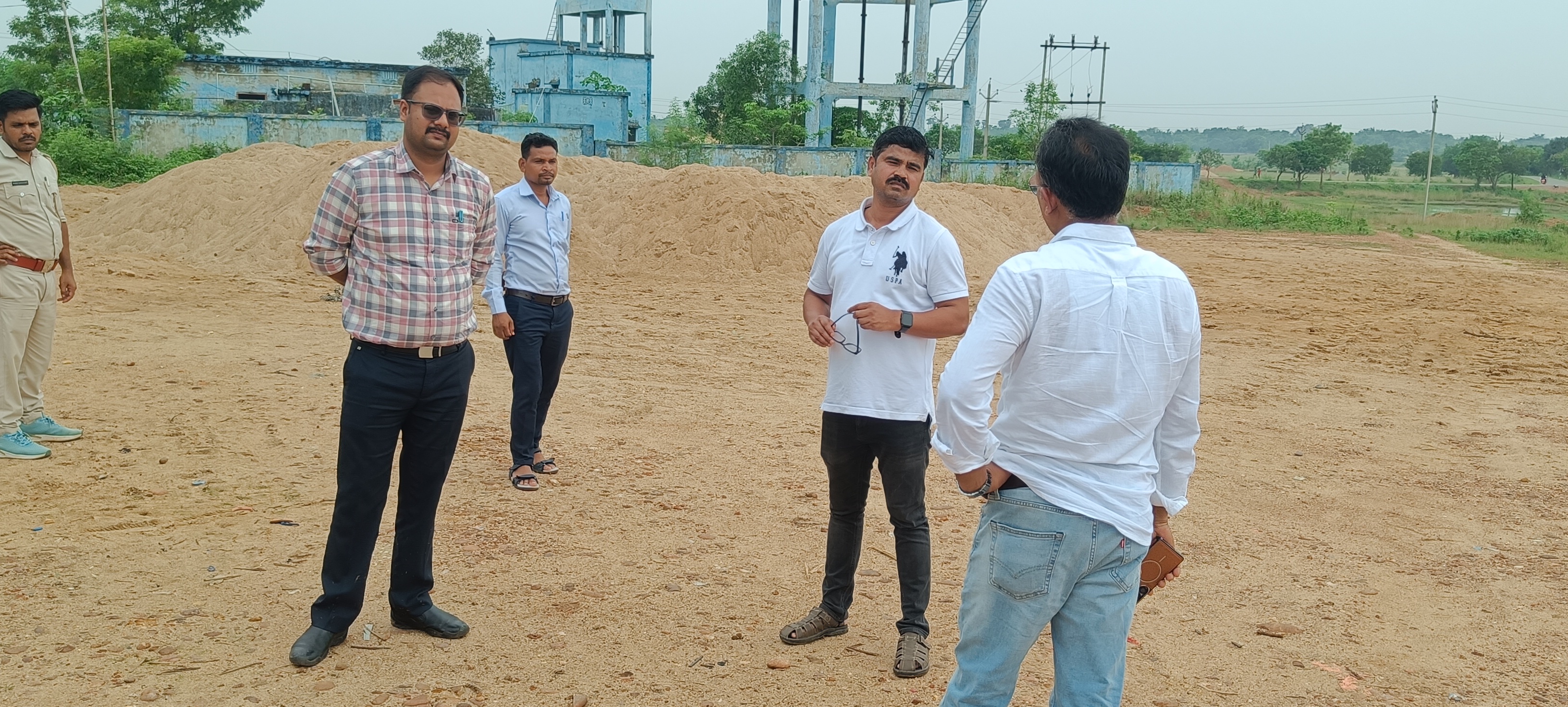अवैध बालू के सिंडिकेट पर चोट, एनजीटी की रोक के बावजूद चल रहा था खेल, बहरागोड़ा से 3000 सीएफटी बालू जब्त