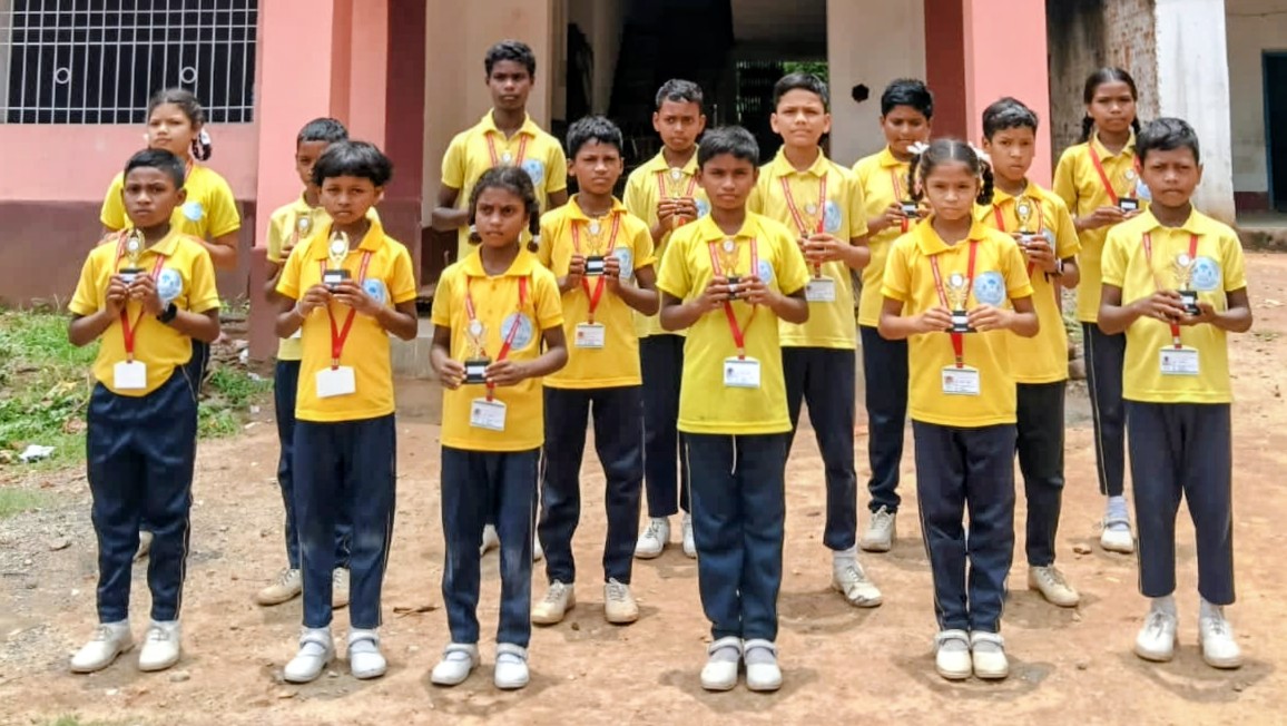 आनंदपुर : छात्रों में आत्मविश्वास बढ़ाने के लिए स्पीच कॉम्पिटिशन का आयोजन