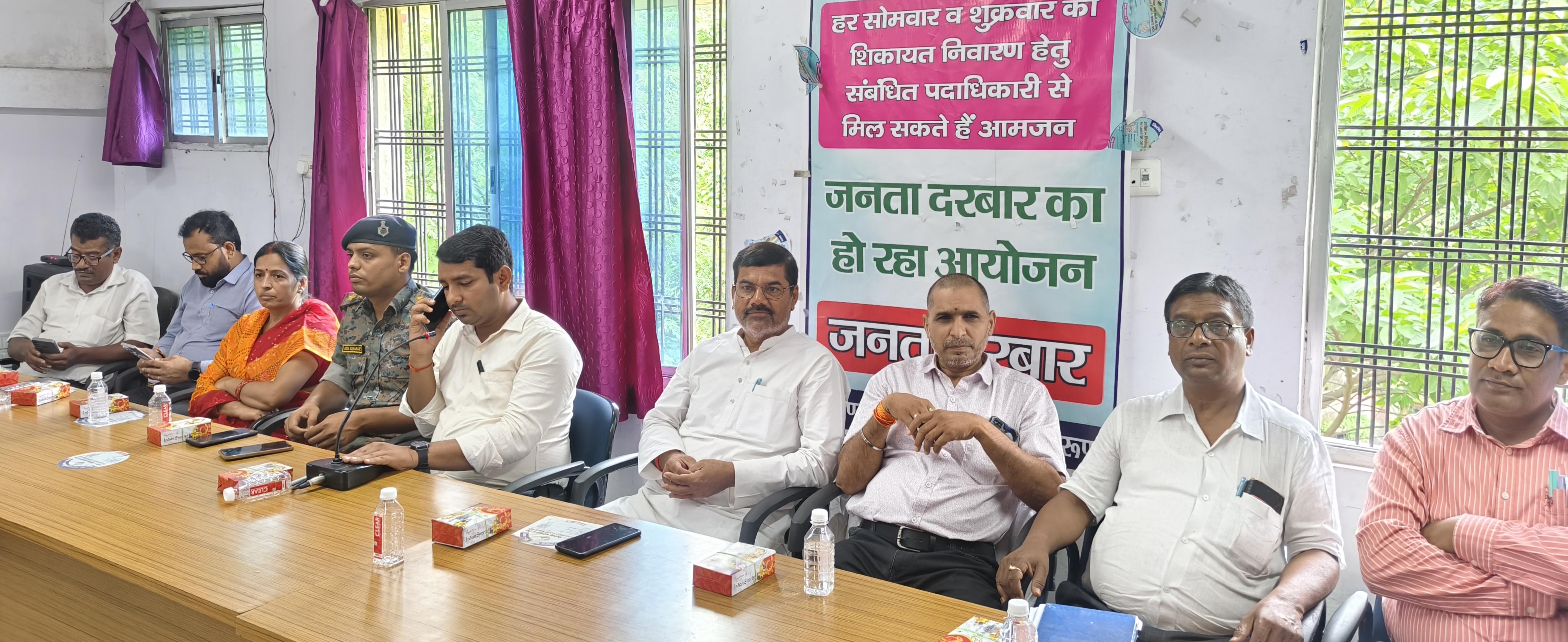 औरंगाबाद: बैठक में जनसमस्याओं की गूंज; जलजमाव, जाम, जर्जर स्कूल भवन, बिजली और सफाई पर चर्चा