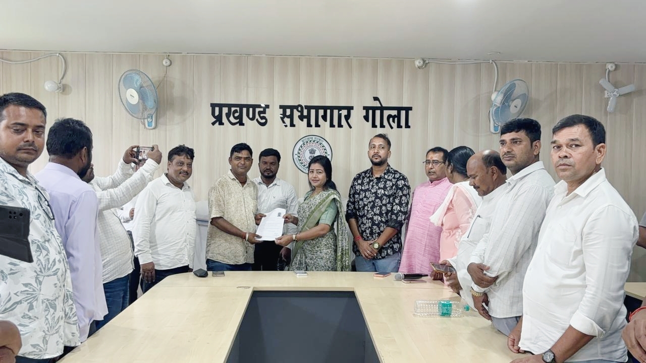 ड्राइविंग लाइसेंस कैंप आयोजित, विधायक ममता देवी ने किया लर्निंग लाइसेंस का वितरण