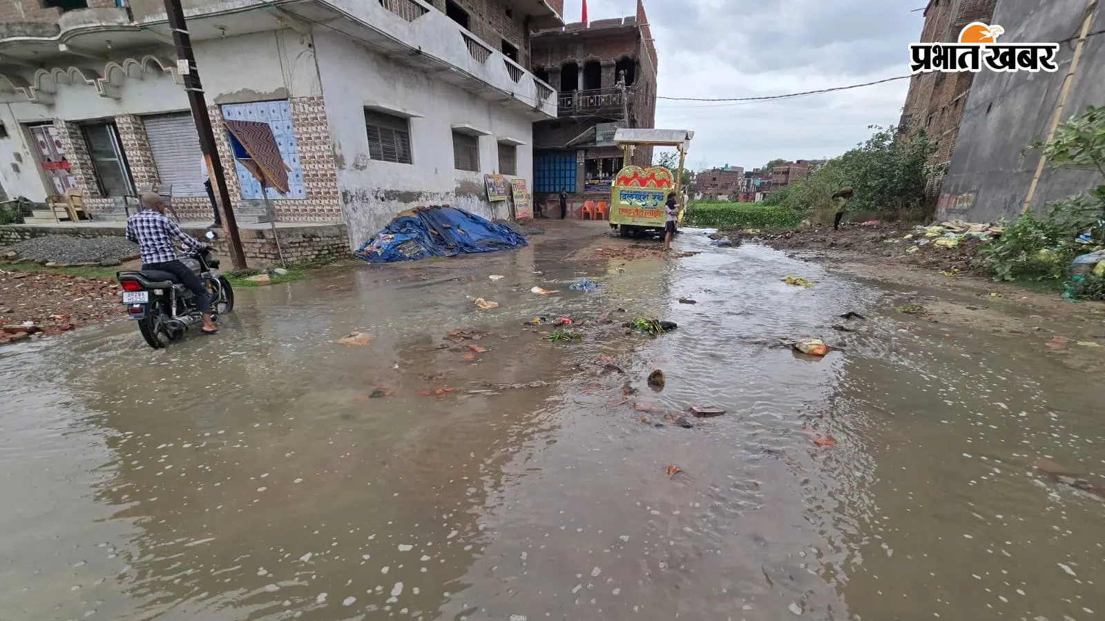 गोपालगंज: मीरगंज नगर परिषद के दावों की खुली पोल, हल्की बारिश में जलमग्न हुआ लक्ष्मी नगर
