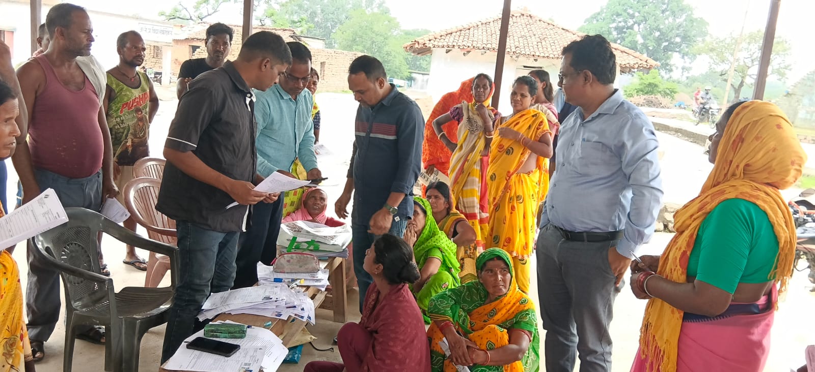 बीडीओ ने एसआईआर कार्य का किया निरीक्षण, दिये जरूरी निर्देश