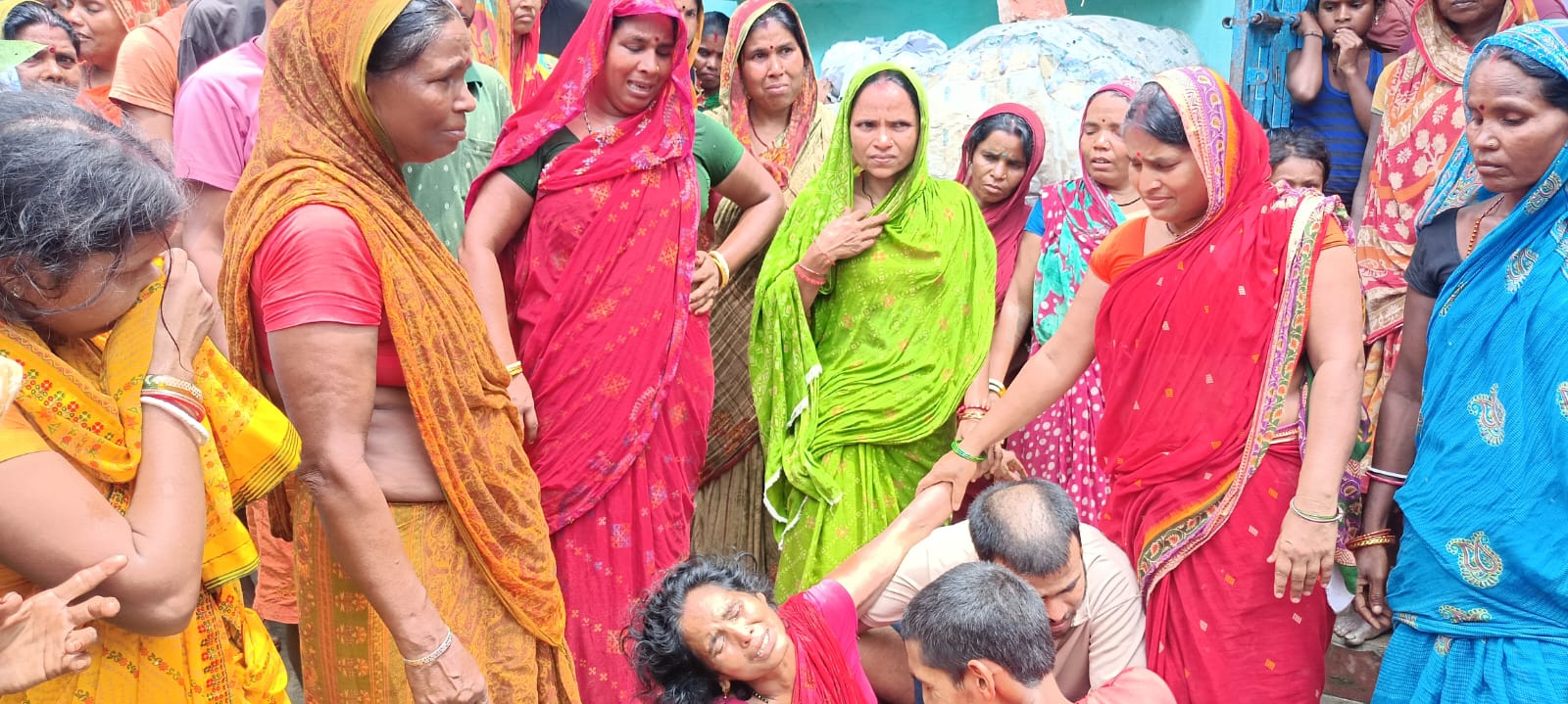 खेत में पटवन के दौरान करंट लगने से युवक की मौत, परिवार में मचा कोहराम