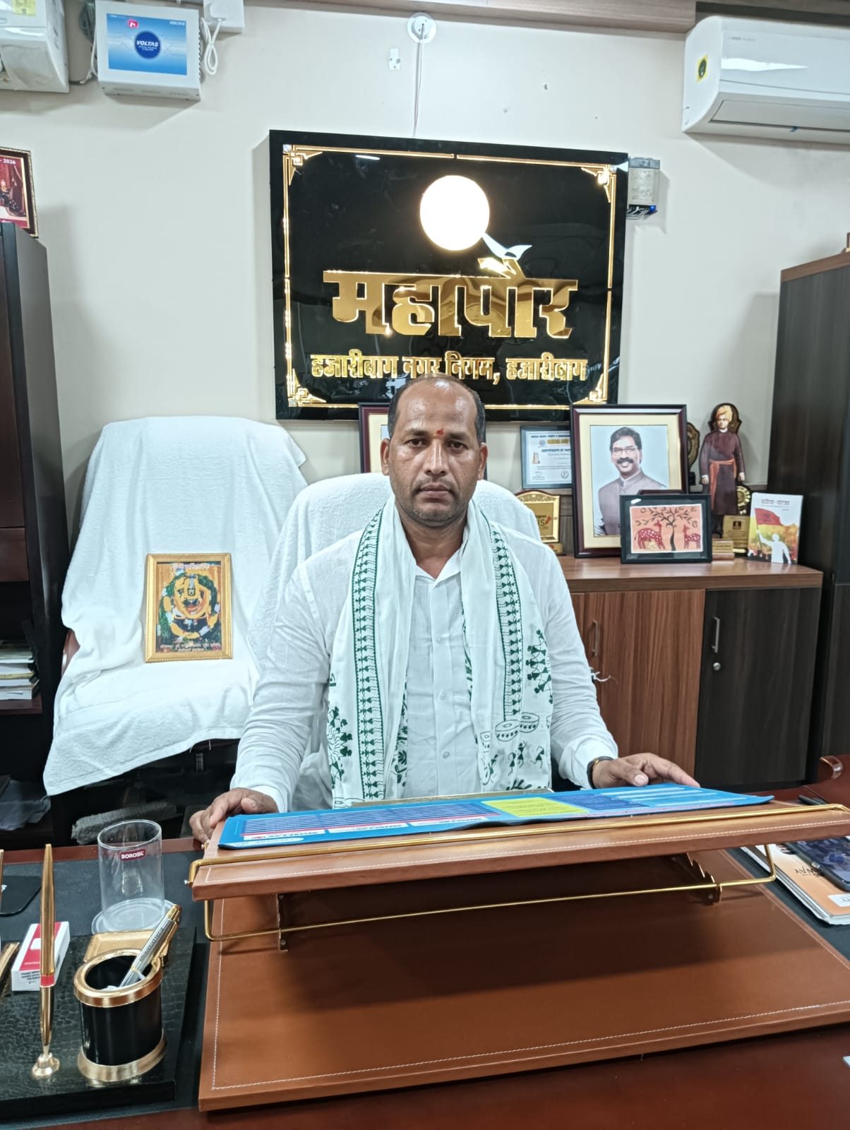 शहर में लगे अवैध होर्डिंग को 72 घटें में हटाने का अल्टीमेटम