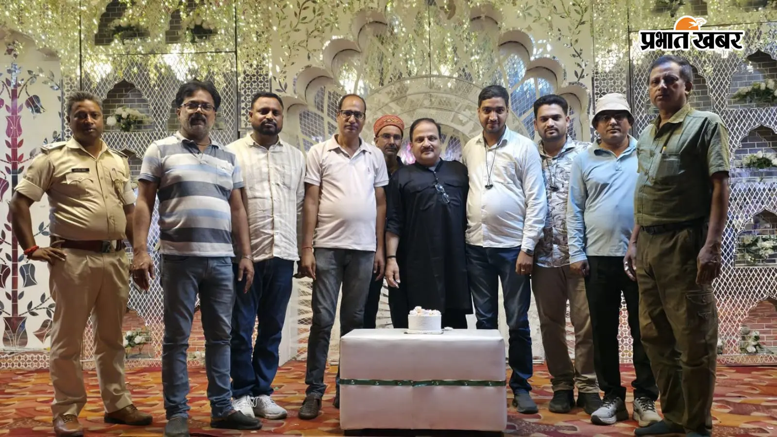 प्रभात खबर के 30वें स्थापना दिवस पर बक्सर में हुआ समारोह, पत्रकारिता के योगदान को किया गया याद