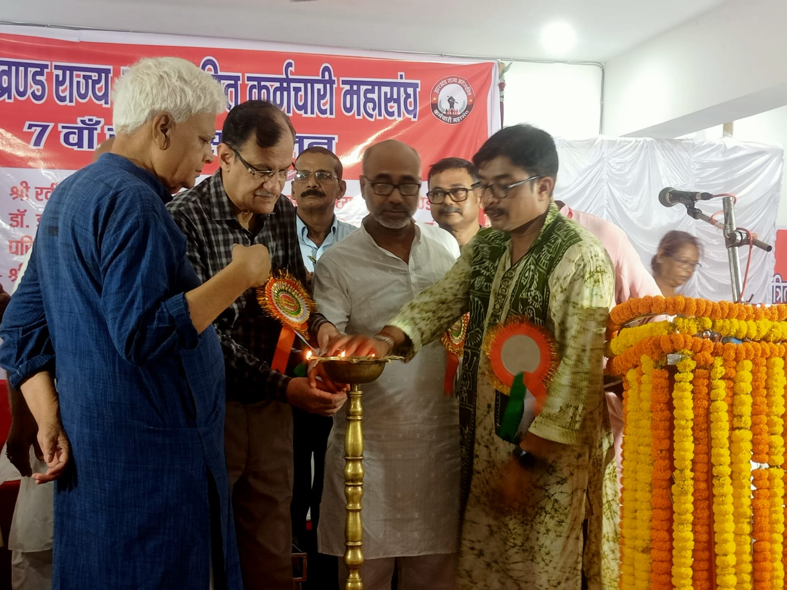 कर्मचारियों के अधिकारों की रक्षा के लिए एकजुट संघर्ष जरूरी : राजीव