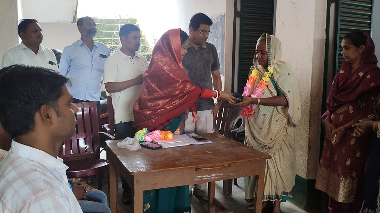 देवघर : पालोजोरी के खरडंगाल स्कूल में नयी रसोइया का चयन
