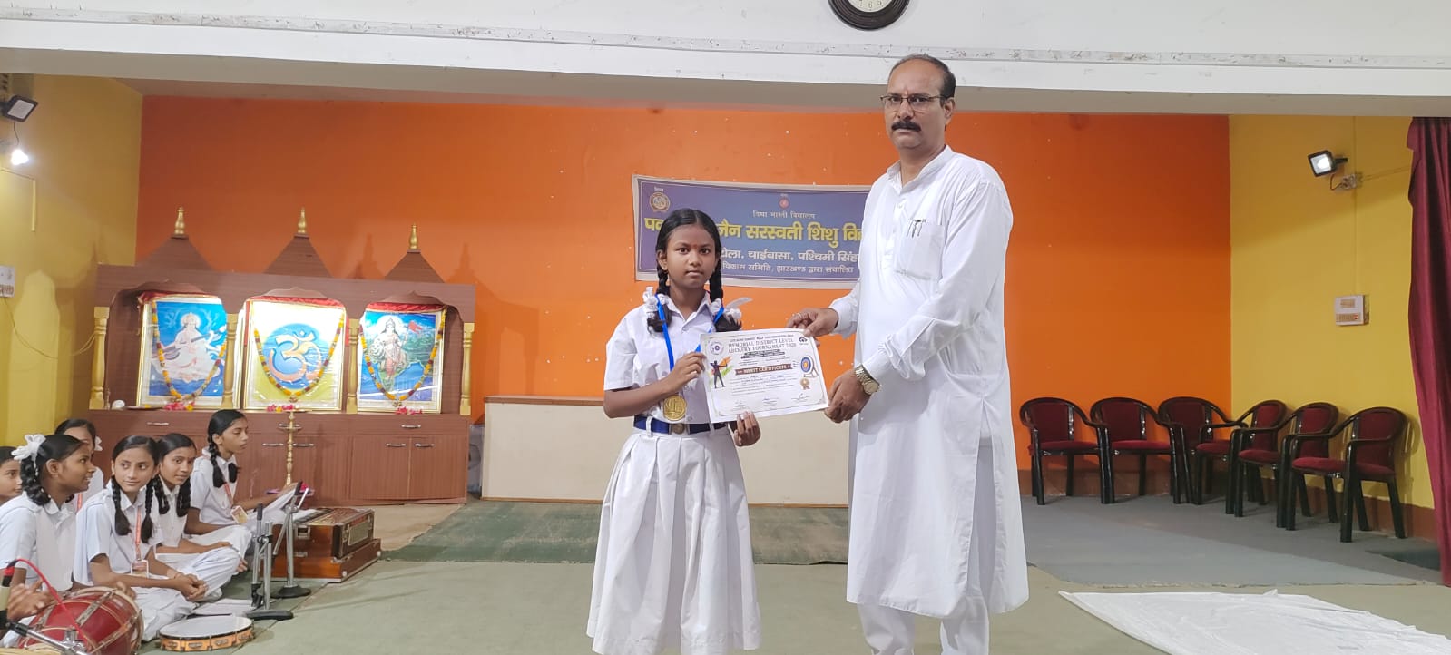 आर्चरी प्रतियोगिता में एंजेलिना जामुदा प्रथम