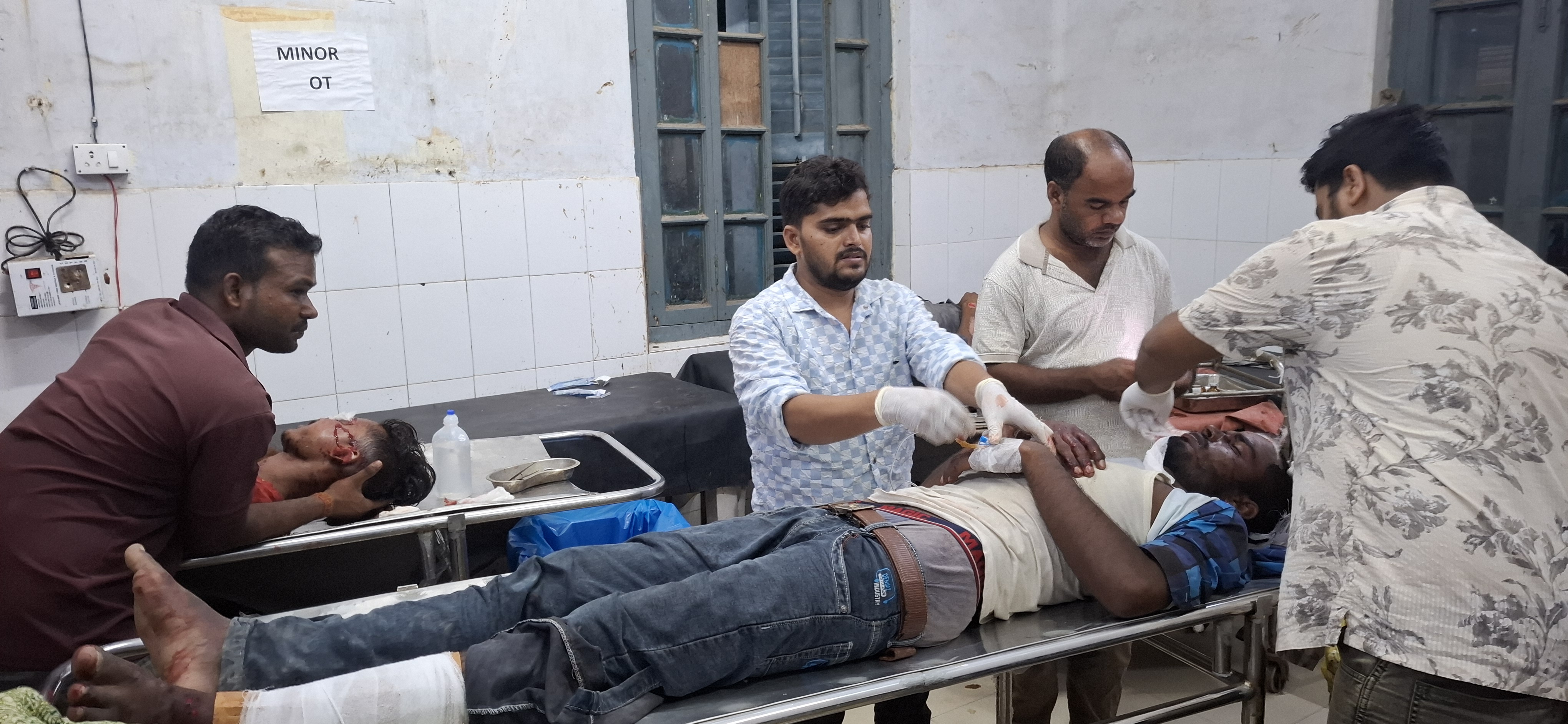 कटिहार में भीषण सड़क हादसा, गेड़ाबाड़ी में टोटो और बाइक की आमने-सामने टक्कर, तीन गंभीर घायल