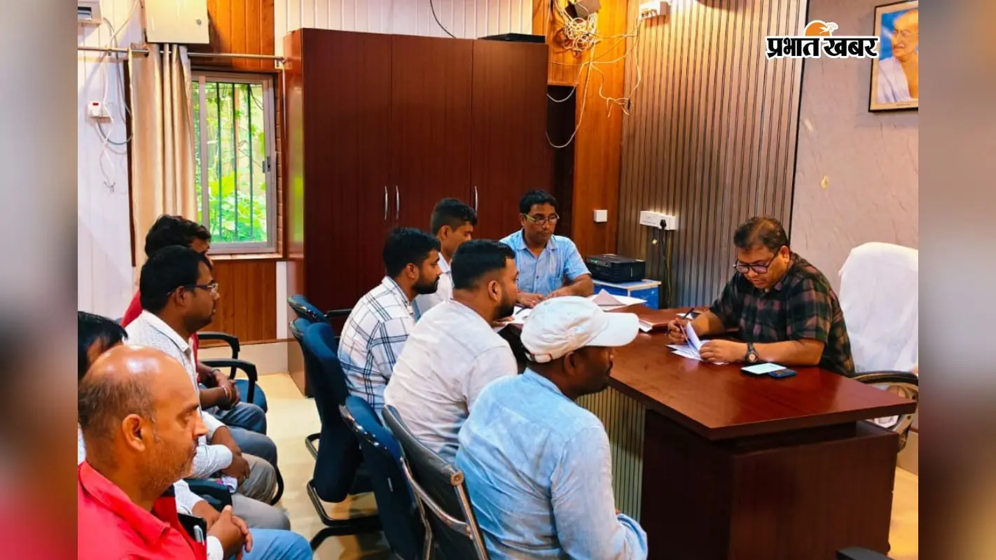 प्रधानमंत्री आवास योजना पर प्रशासन का फोकस, रुपौली में बीडीओ ने अधिकारियों को दिए सख्त निर्देश