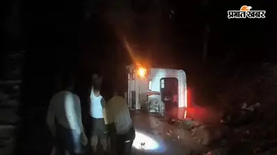 UP की नदियां उफान पर, बारातियों की बोलेरो नाले में बही, प्रदेश के 33 जिलों में भारी बारिश की चेतावनी