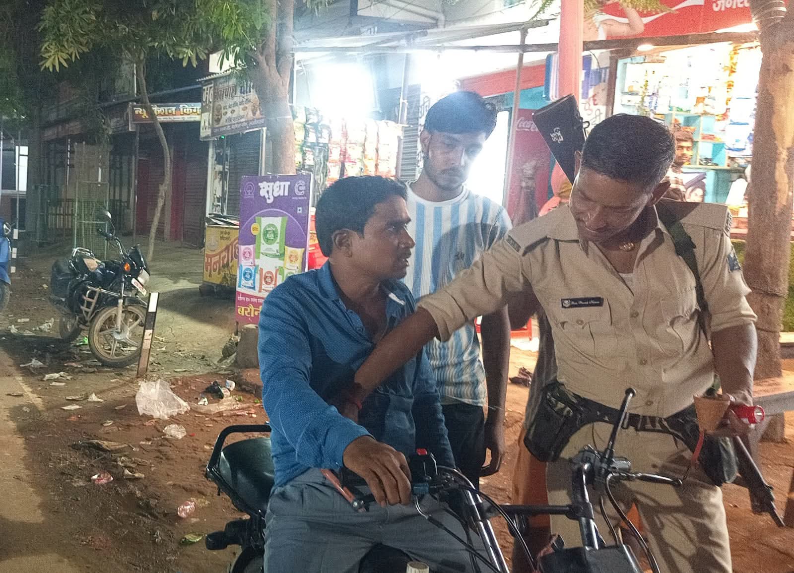 मद्य-निषेध दरोगा परीक्षा को लेकर लखीसराय पुलिस अलर्ट: रातभर चला 'रोको-टोको अभियान'