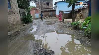 टेढ़ागाछ में मुख्यमंत्री सड़क हुई जर्जर, मेंटेनेंस अवधि के बावजूद मरम्मत नहीं होने से ग्रामीण नाराज