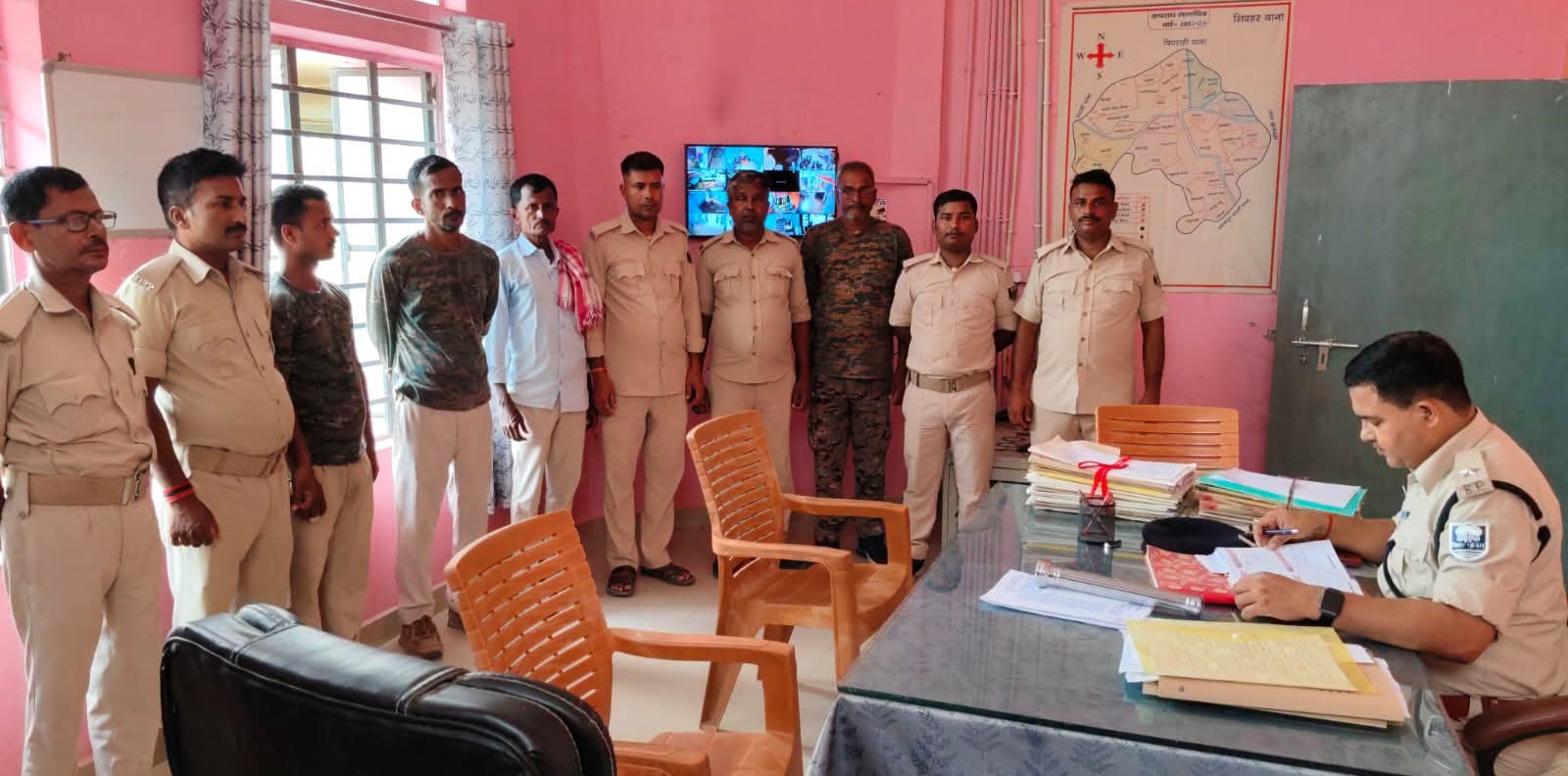 सभी थानों में हुई चौकीदारी परेड, एसपी ने अपराध नियंत्रण को लेकर दिए सख्त निर्देश