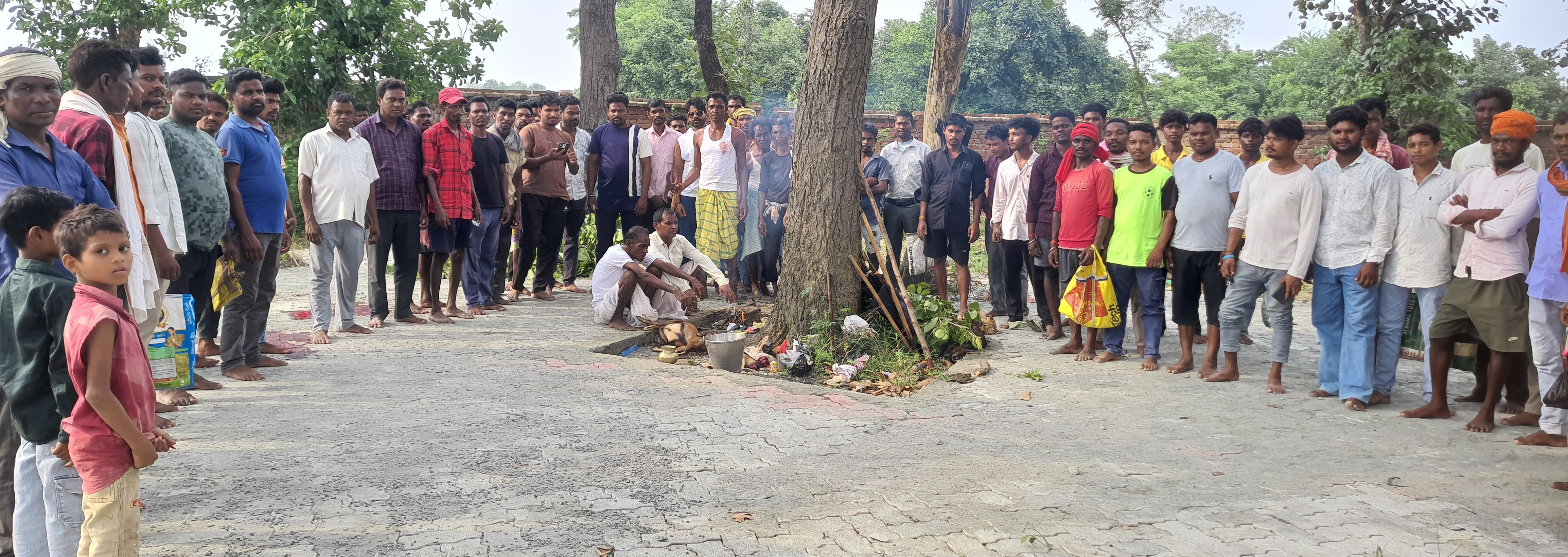 बांधडीह मे धूमधाम से हुई बाहा बोंगा पूजा