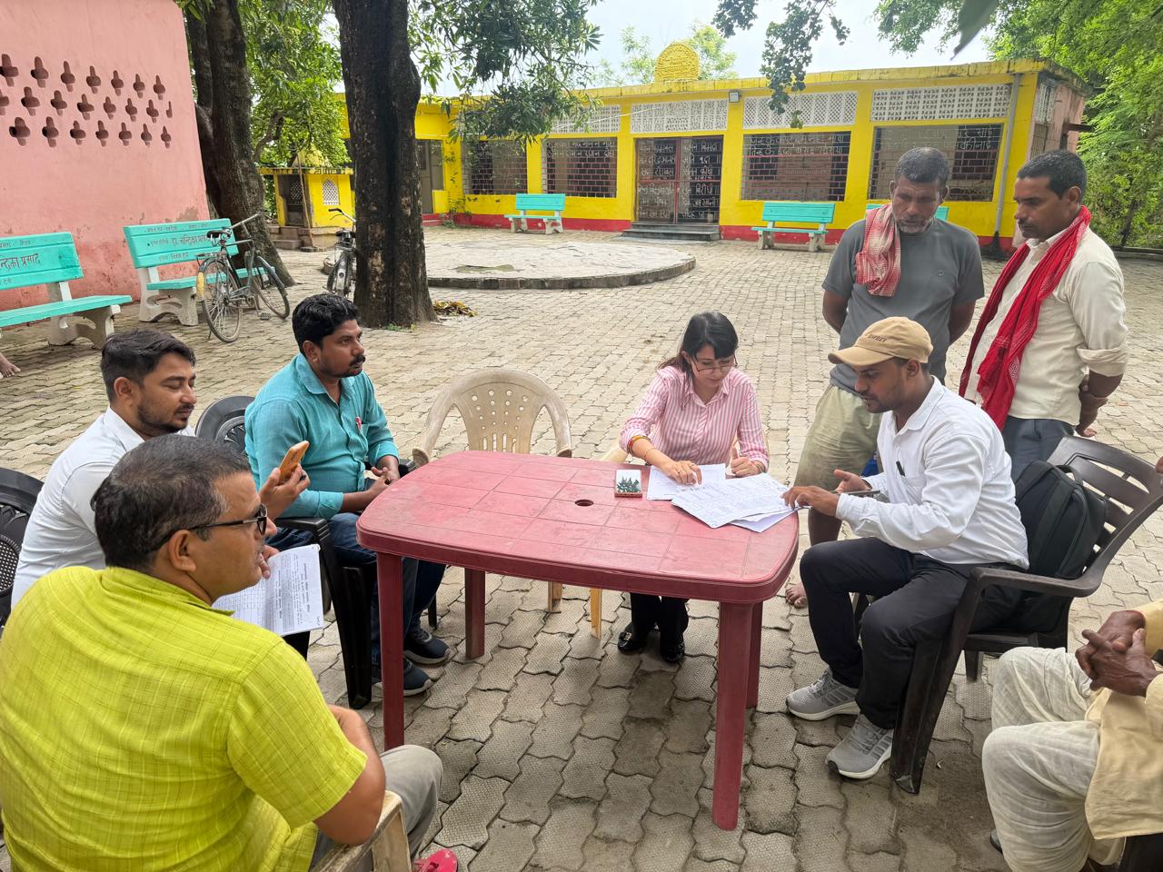 मझौलिया-नौतन की संयुक्त भूमि अधिग्रहण शिविर में किसानों की समस्याओं का ऑन स्पॉट निपटारा