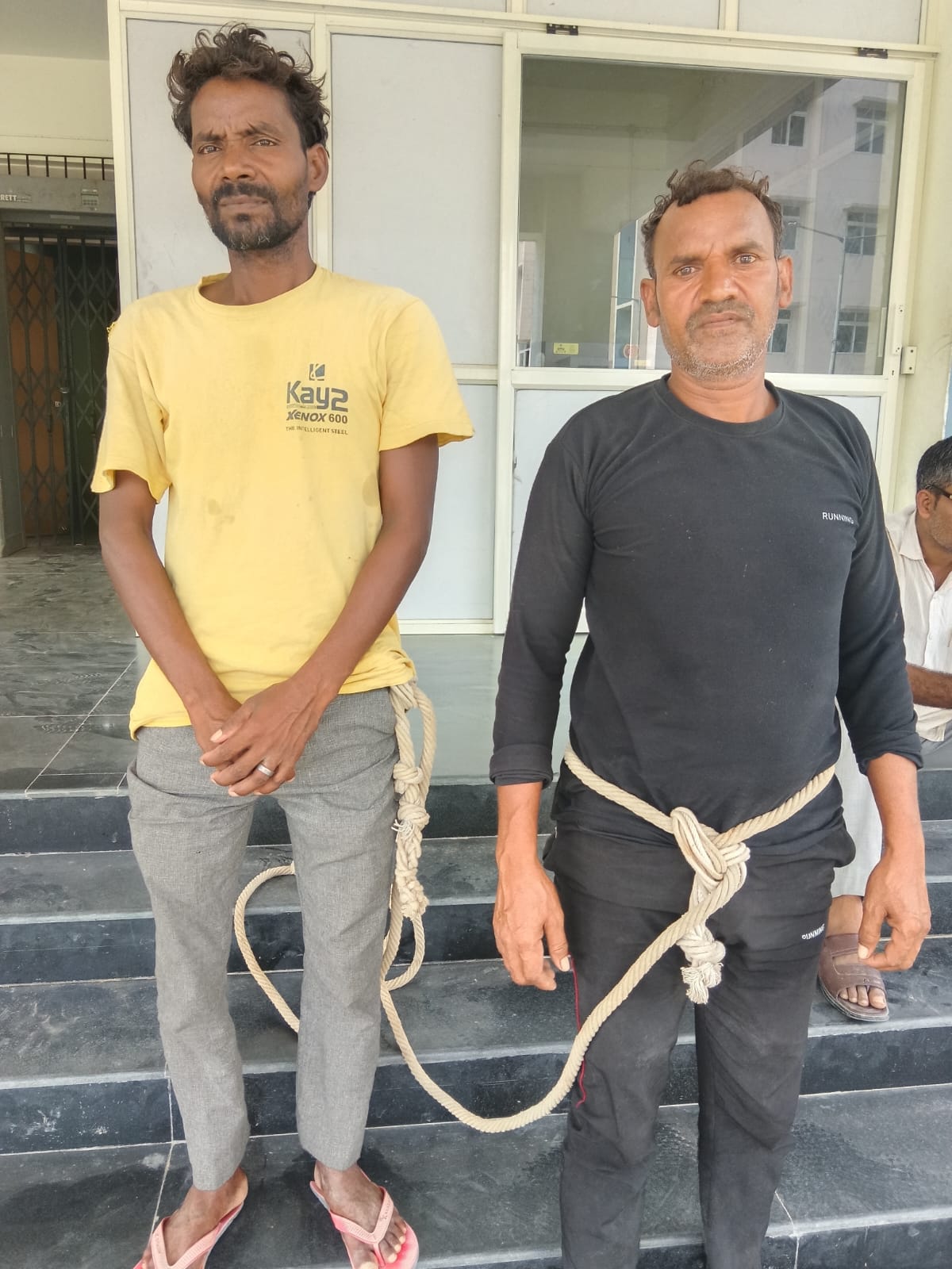 कैमूर: चैनपुर में शराब के नशे में हंगामा कर रहे दो युवक गिरफ्तार, मेडिकल जांच में पुष्टि के बाद मद्य निषेध कानून के तहत कार्रवाई