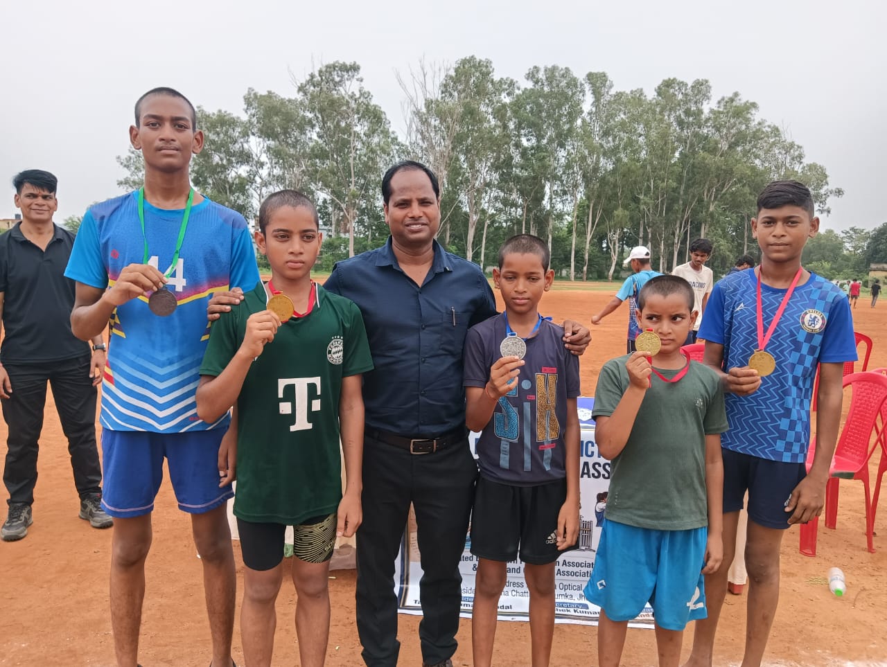 जिला स्तरीय मॉडर्न पेंटाथलोन प्रतियोगिता में सरंगपानी का दबदबा, छह खिलाड़ियों ने जीते पदक
