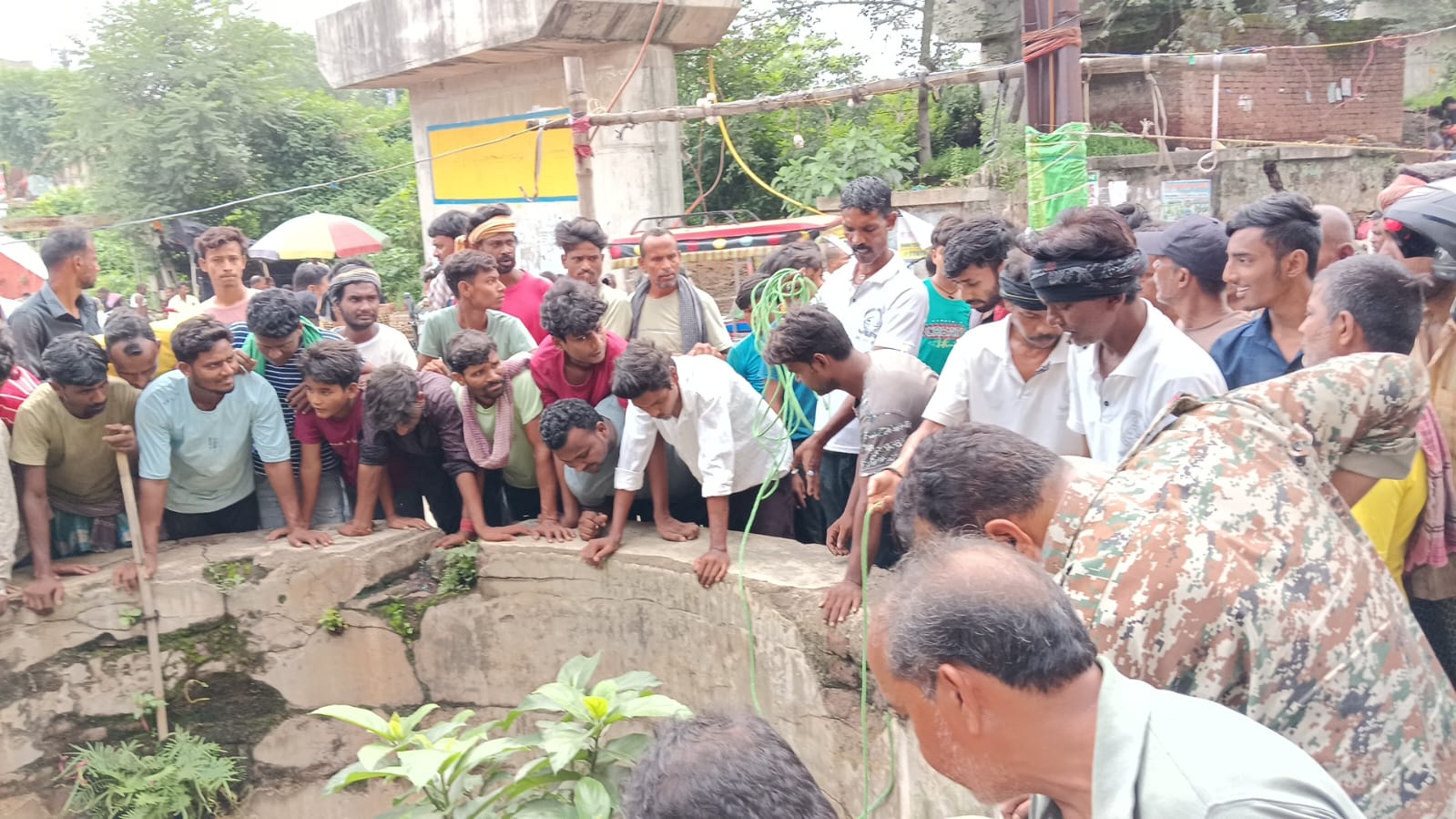 देवघर में वीर कुंवर सिंह चौक पास कुआं से मिला अधेड़ का शव, शिनाख्त में जुटी पुलिस