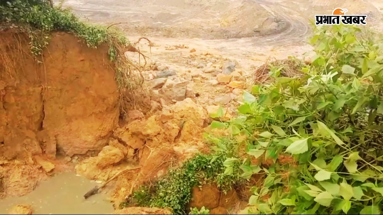 ईसीएल खदान में समाया तालाब का लाखों गैलन पानी, जामुड़िया में जलसंकट, भड़के ग्रामीण