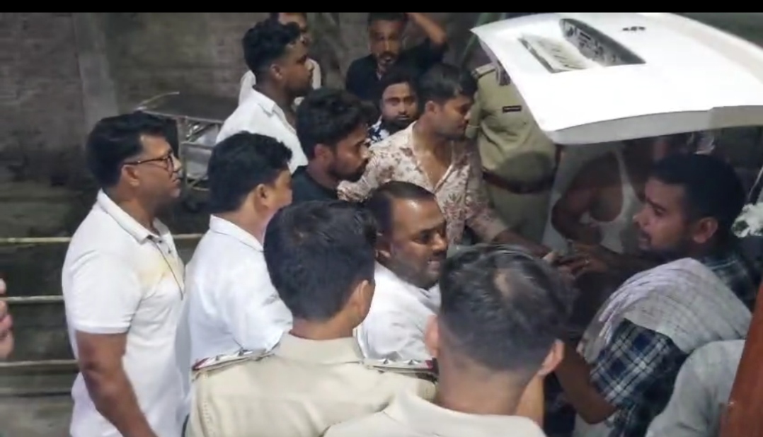 बेगूसराय: पूर्व जिप सदस्य को बाइक सवार तीन हथियारबंद अपराधियों ने मारी गोली, हवाई फायरिंग कर हुए फरार