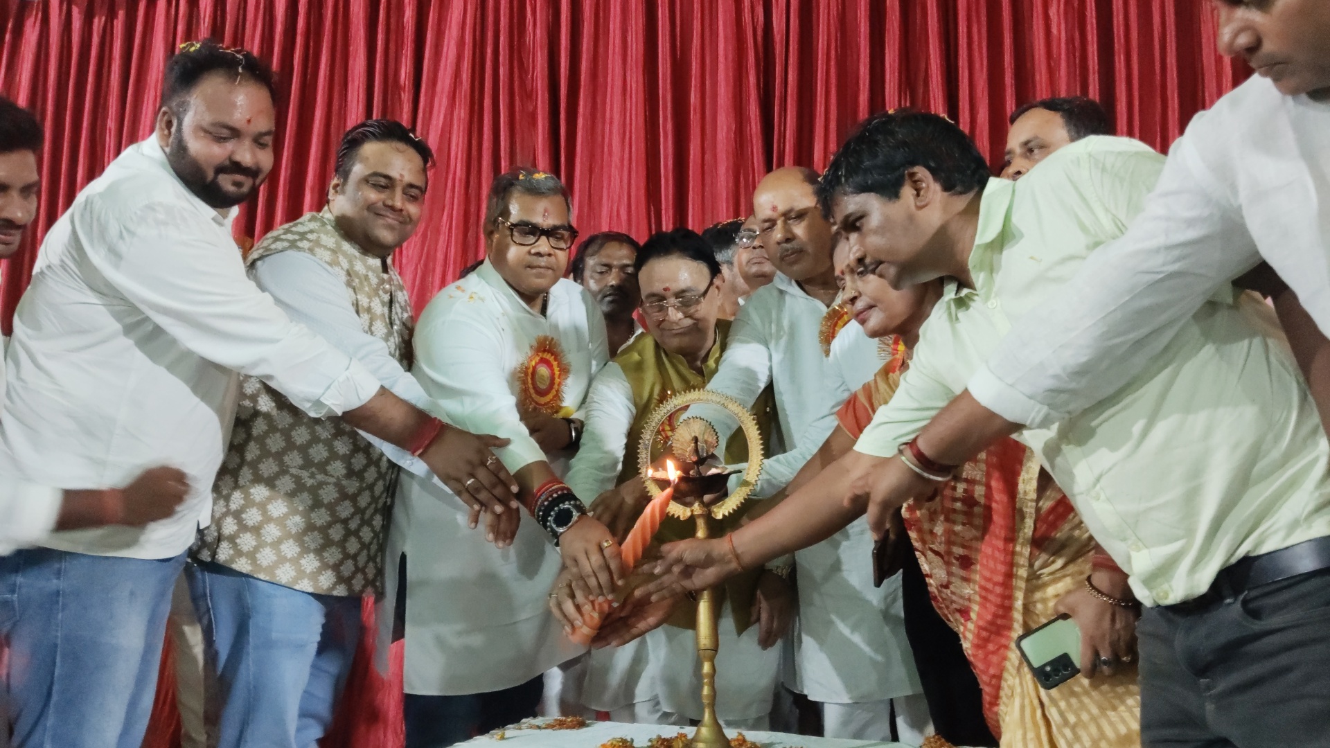 नर्सिंग छात्र-छात्राओं ने ली सेवा और मानवता की शपथ, सांसद अरुण भारती बोले- समाज को मिलेंगे कुशल स्वास्थ्यकर्मी