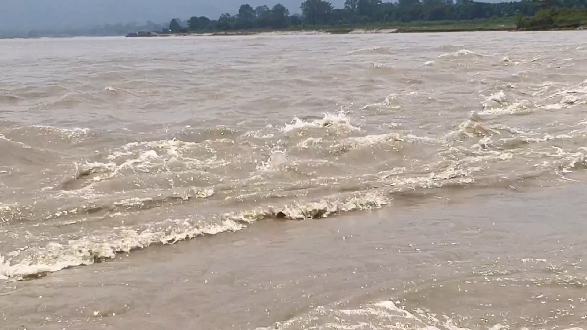 सुपौल में नेपाल में भारी बारिश का असर, बराहक्षेत्र का जलस्तर बढ़ा, कोसी नदी का जलस्तर तेजी से बढ़ने के संकेत