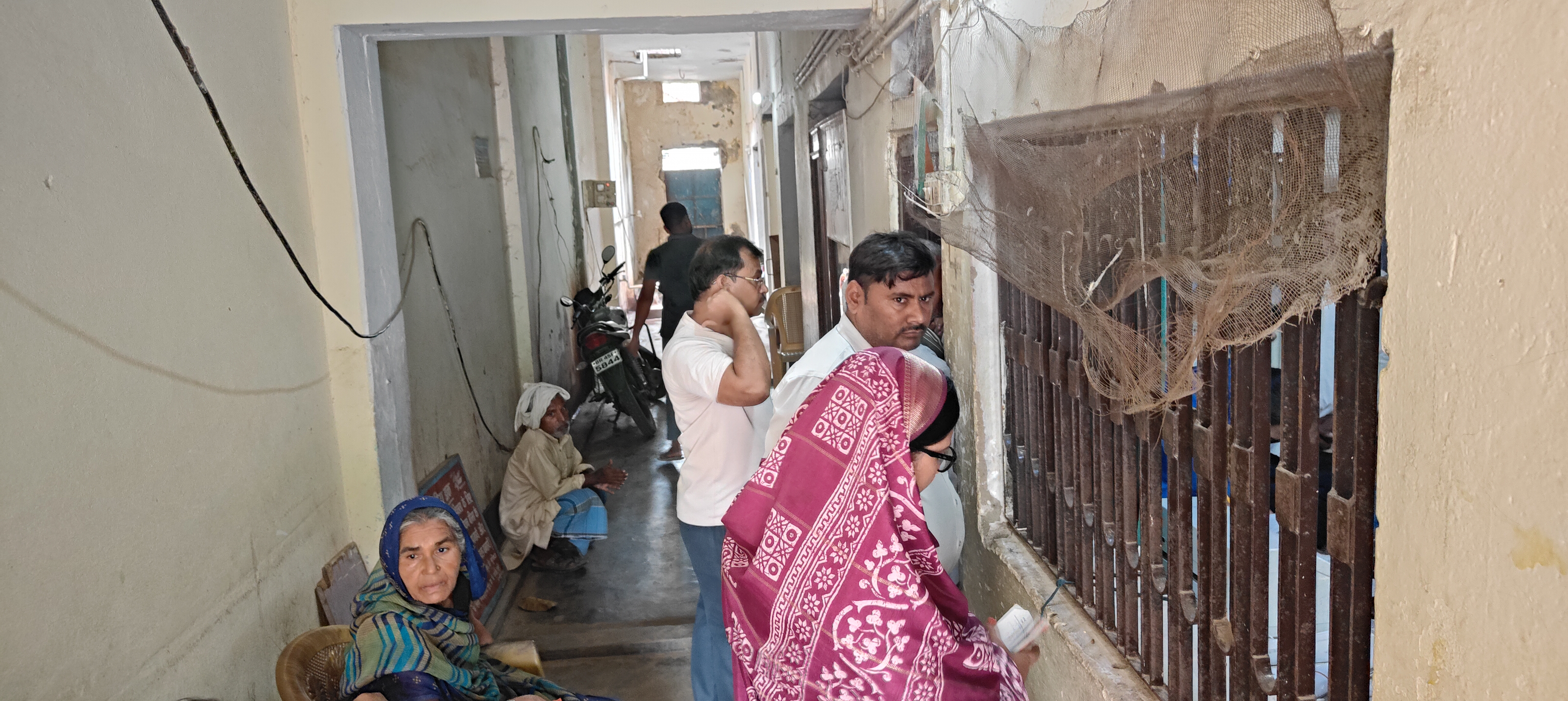 रोहतास: चेनारी उप डाकघर में प्रिंटर खराब होने से रजिस्ट्री सेवा दो सप्ताह से बंद, सरकारी कार्य प्रभावित होने से आम लोग परेशान