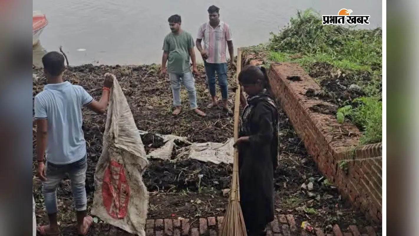 सीवान: महेंद्रनाथ धाम में युवाओं ने संभाली सफाई की कमान, व्यवस्था पर उठे सवाल