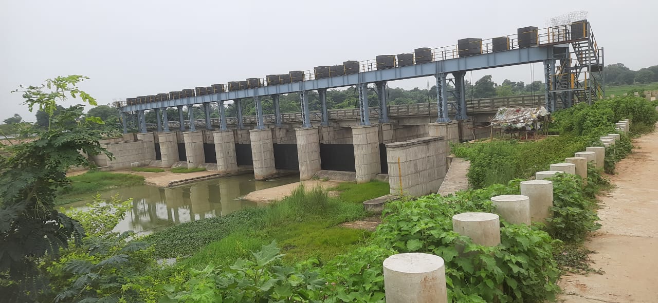 बक्सर में राजद नेता ने मलई बराज को लेकर की मांग, किसानों की परेशानी पर अधिकारियों को दिया अल्टीमेटम