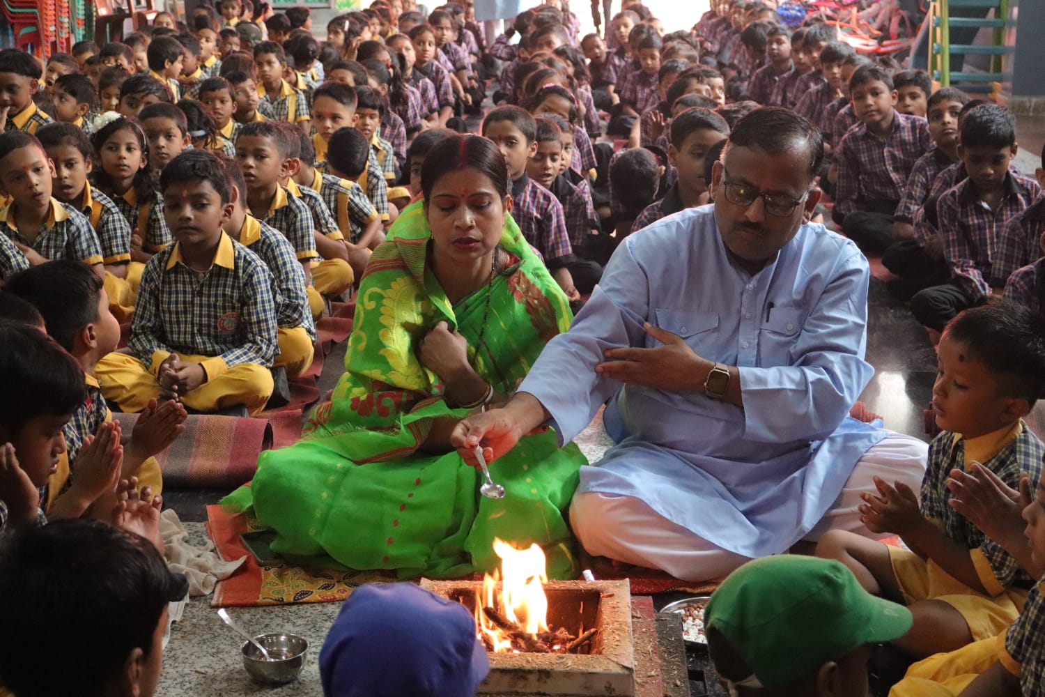 लातेहार : विद्यालय मे अग्निहोत्र कार्यक्रम कराया गया