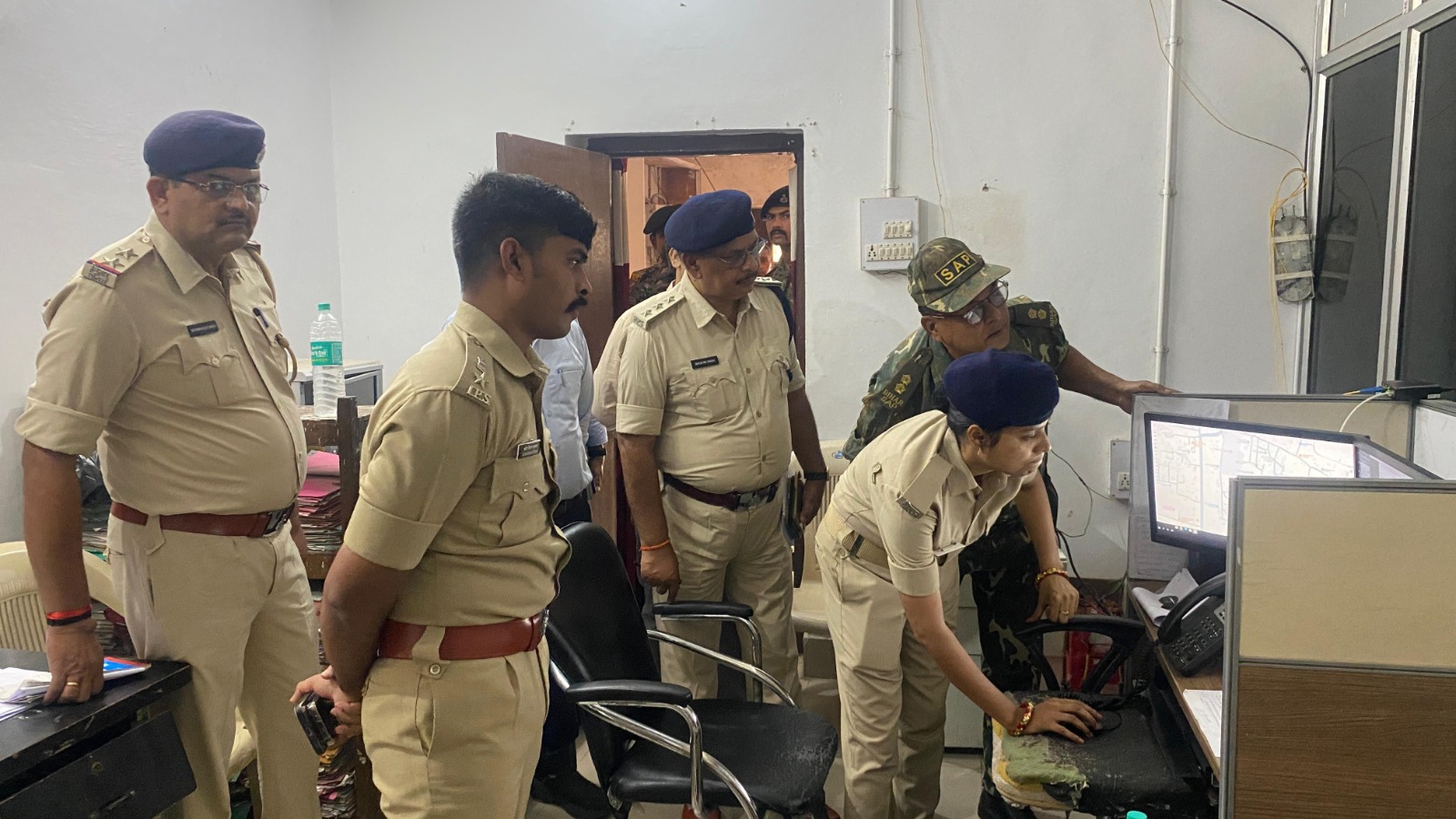 जहानाबाद एसपी ने कंट्रोल रूम व ERSS-112 कमांड सेंटर का किया निरीक्षण, 24 घंटे निगरानी का दिया निर्देश