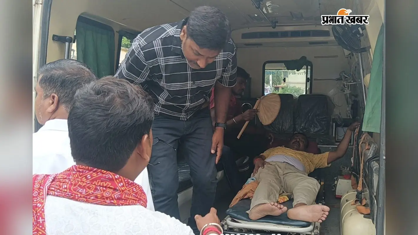 अमरपुर-बांका मुख्य मार्ग पर कार ने बाइक को मारी टक्कर, युवक का पैर टूटा, मायागंज अस्पताल रेफर