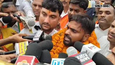 बांकीपुर उपचुनाव: BJP कैंडिडेट नीरज सिन्हा ने किया नामांकन, CM सम्राट रहे मौजूद, रथ पर सवार होकर किया रोड शो