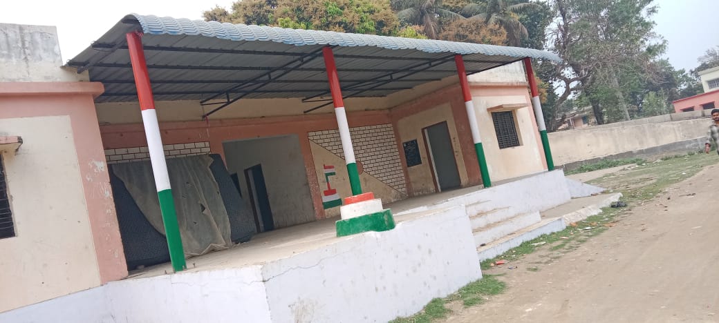 उद्घाटन के इंतजार में उजड़ रहा करोड़ों का स्टेडियम, नशेड़ियों का बना अड्डा; सामान तक हो गया चोरी