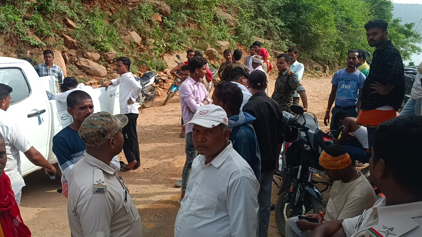 रोहतास: गुप्ताधाम के झरने में नहाते समय 18 वर्षीय युवक की डूबकर मौत, दोस्तों के सामने हुआ दर्दनाक हादसा