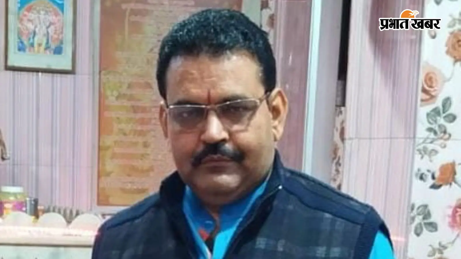 हाथ में आरती की थाली और थम गईं सांसें... रांची में पुजारी का दिल का दौरा पड़ने से निधन, देखें वीडियो