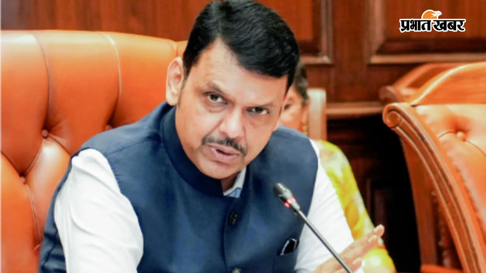 फडणवीस ने  2,430 दिनों तक सीएम पद पर रहने का बनाया रिकॉर्ड, शरद पवार को छोड़ा पीछे