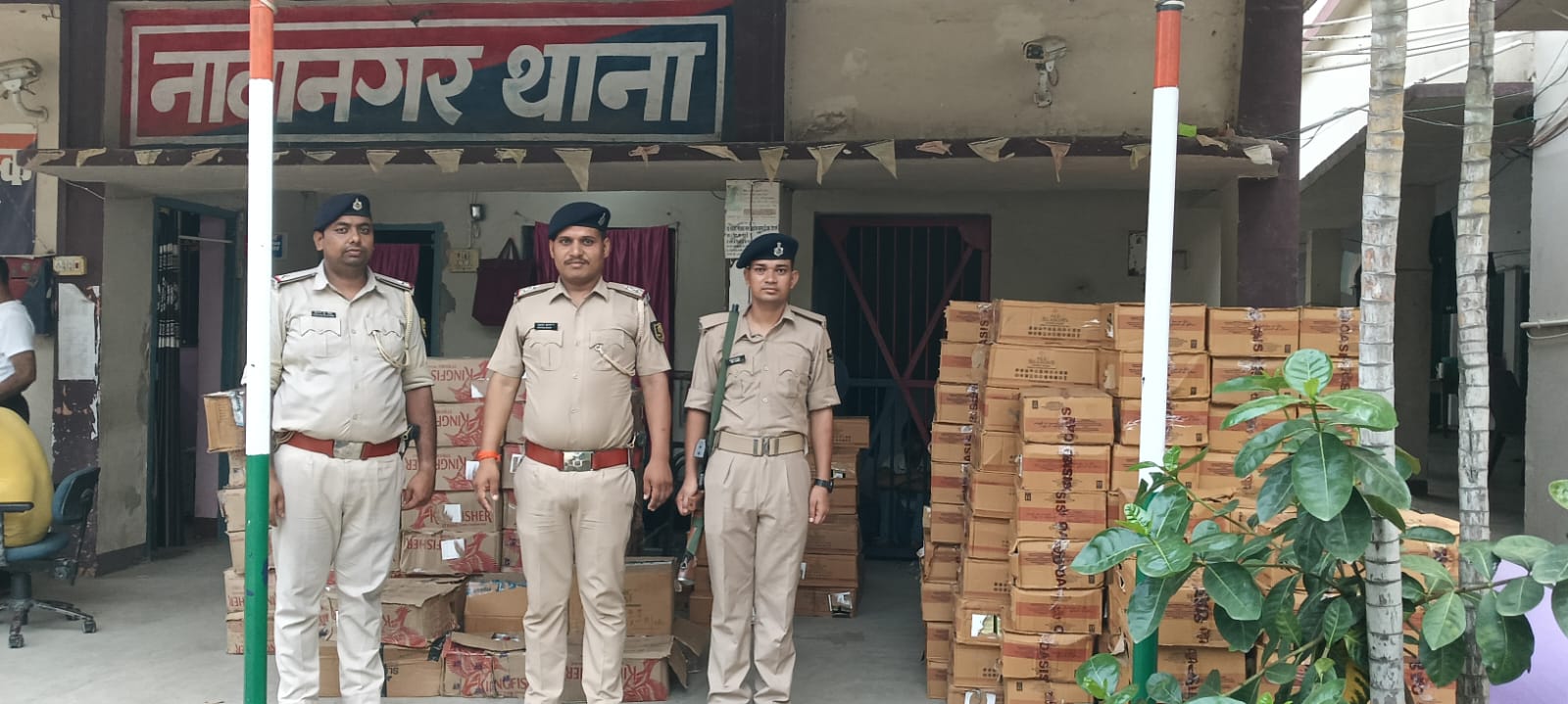 बक्सर में शराब तस्करों पर बड़ा प्रहार, NH-319 पर ट्रक से 3308 लीटर अंग्रेजी शराब बरामद