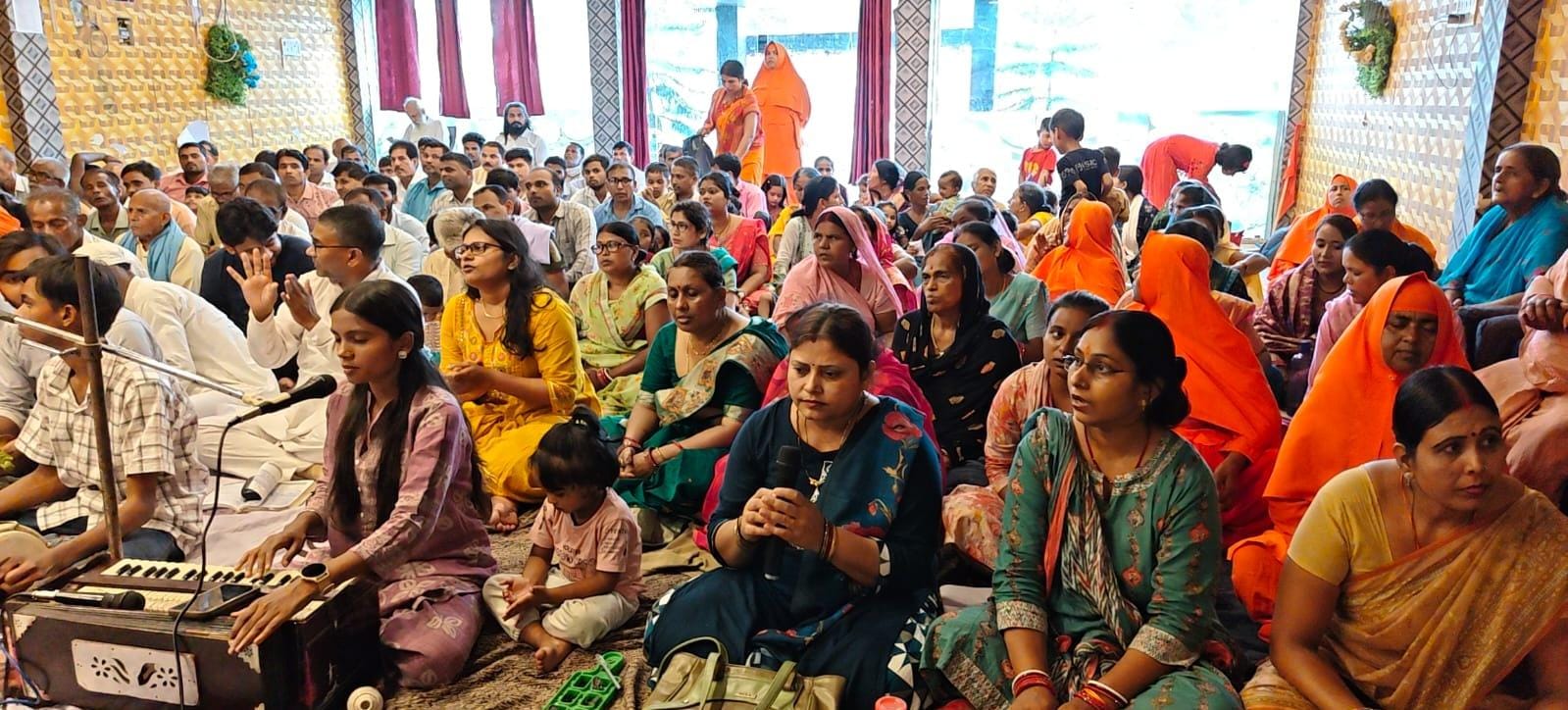 वैशाली: आनंद मार्ग का तीन दिवसीय सेमिनार संपन्न, कीर्तन रथ और भजनों से भक्तिमय हुआ माहौल