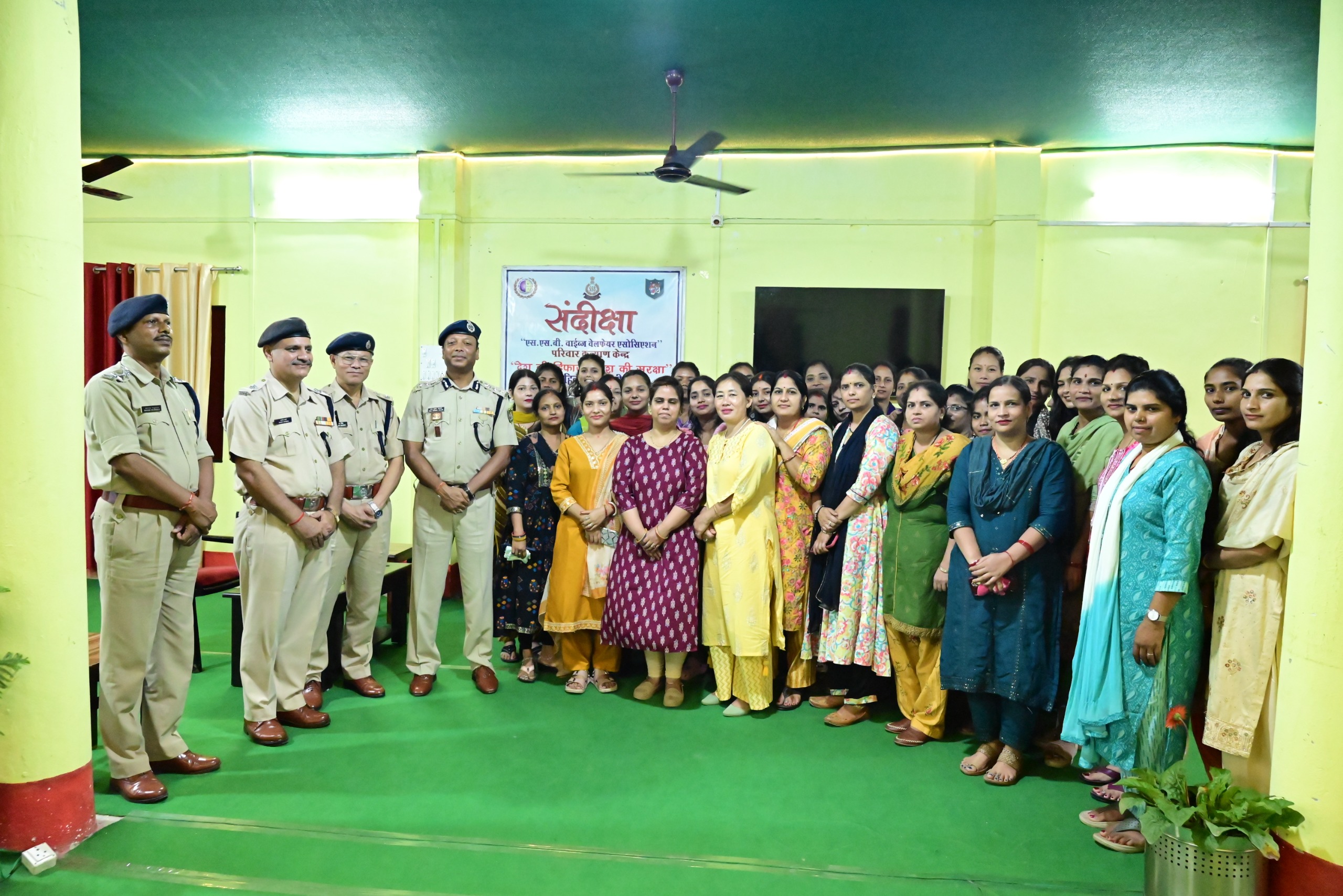 एसएसबी की महिला जवानों और संदीक्षा सदस्याओं को मिला ब्यूटीशियन प्रशिक्षण, स्वरोजगार के लिए किया प्रेरित