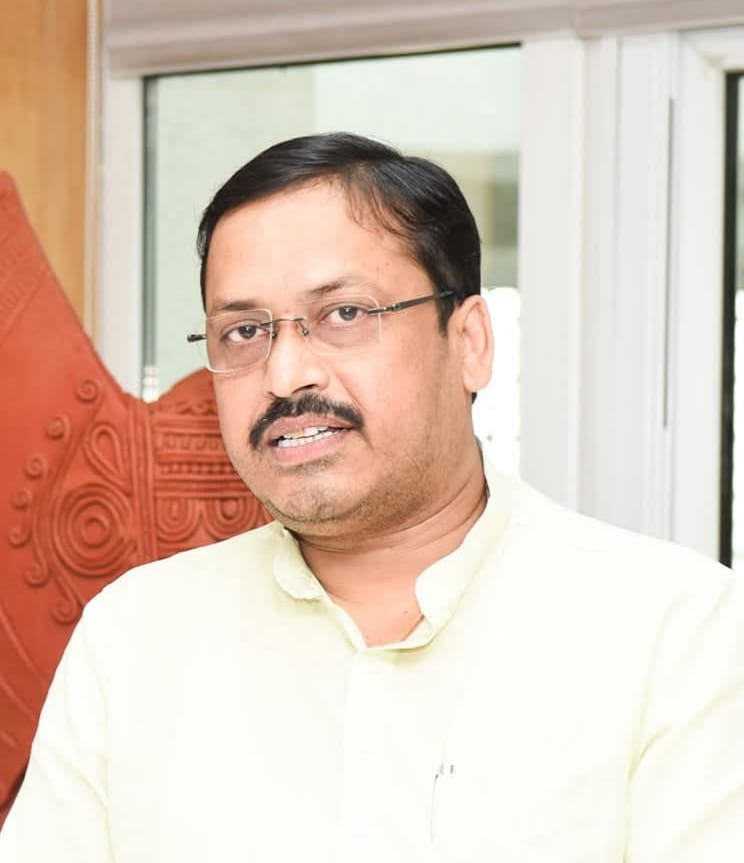 वाल्मीकिनगर से हेली सेवा शुरू, सांसद सुनील कुमार ने बताया विकास की बड़ी उपलब्धि