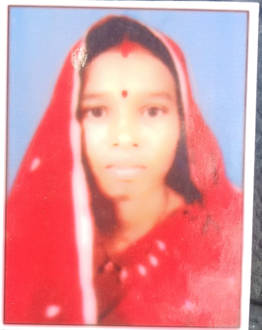 बाइक के धक्के से ईचागढ़ की महिला की मौत, पति गंभीर
