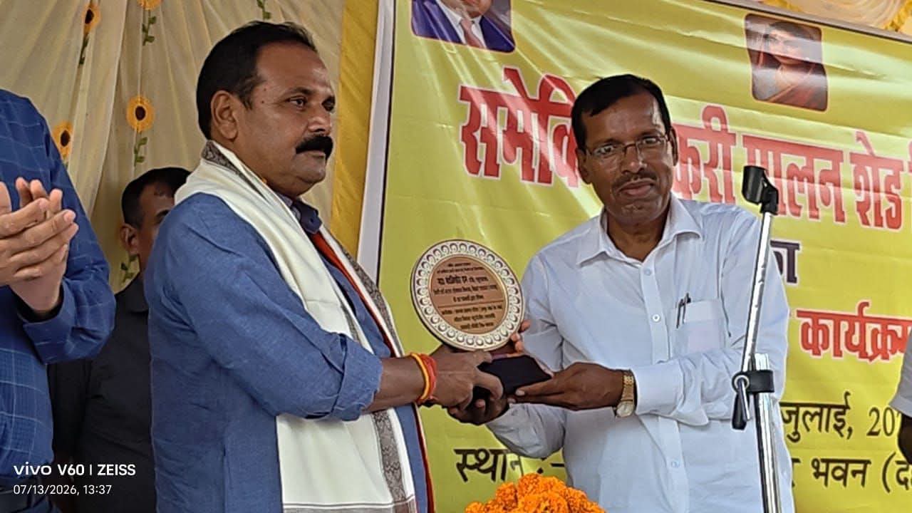 चांदन में महिला स्वावलंबन को मिली नयी उड़ान, मंत्री नंदकिशोर राम ने बकरी शेड निर्माण की रखी आधारशिला