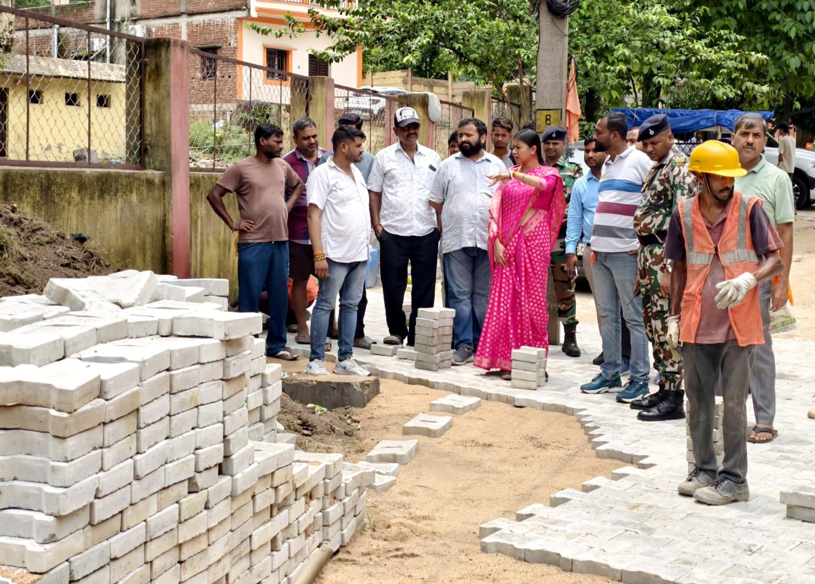 छूटे स्थानों पर भी जल्द बनेगी सड़क : पूर्णिमा साहू