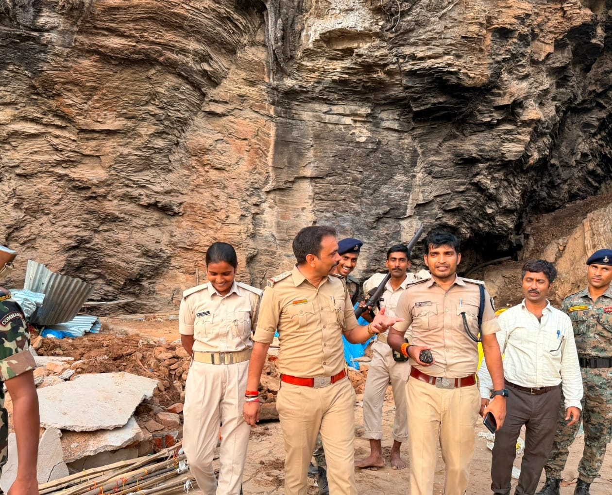 रोहतास: श्रावणी मेले से पहले बदला गुप्ता धाम का स्वरूप, अतिक्रमण पर चला बुलडोजर; गुफा में पहली बार बिछेंगे गद्दीदार मैट